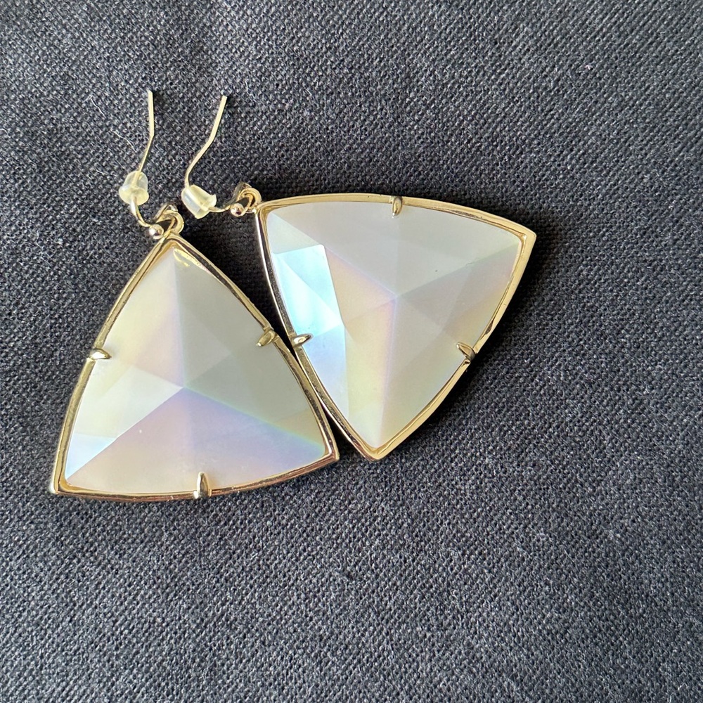 Kendra Scott, Nikki, rare iridescent, white triangle earrings